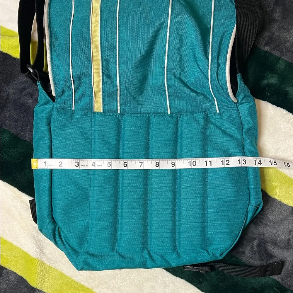 Crumpler Teal Men’s Messenger Bag with Yellow Stripe Accent